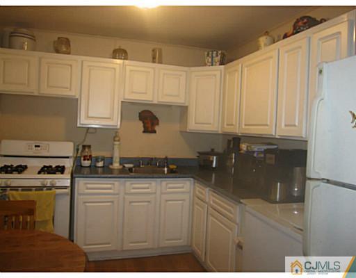 160 Kendall Road Kendall Park, NJ 08824 - Photo 7 of 16 Gallery Image 7