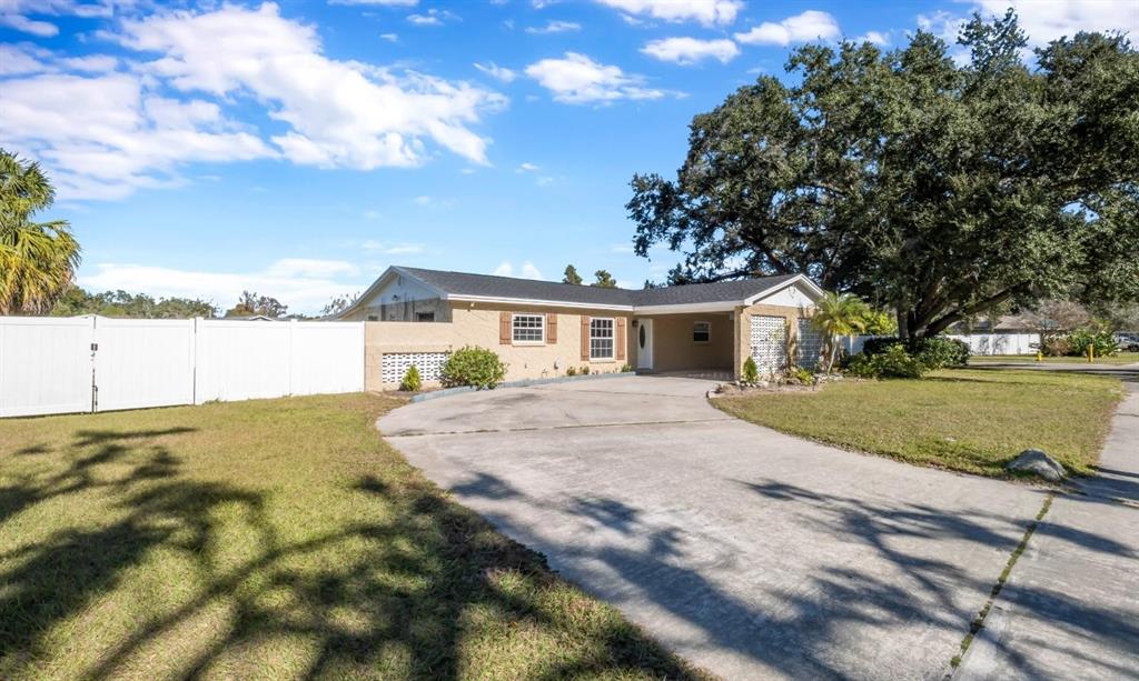 520 Rooks Road Seffner, FL 33584 - Photo 4 of 55