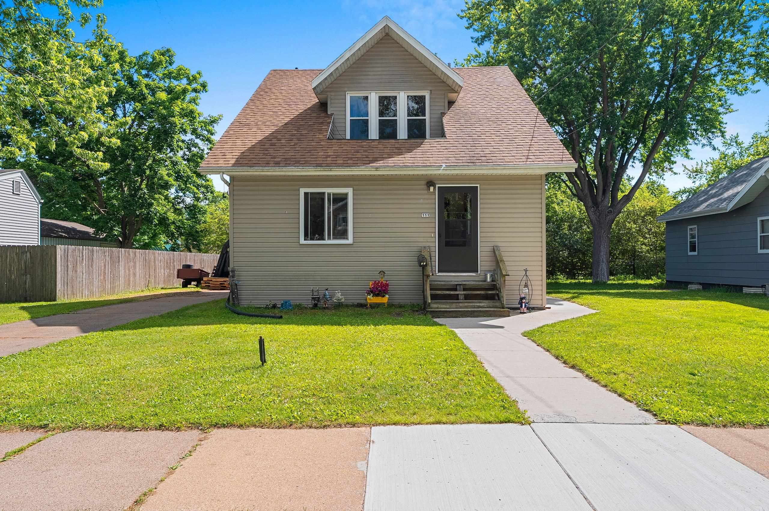 111 10th Street Clintonville, WI 54929 - Photo 2 of 34