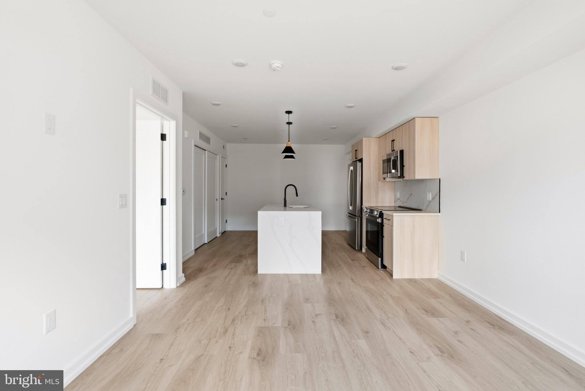 209 New Street, Unit 4B Philadelphia, PA 19106 - Photo 5 of 21