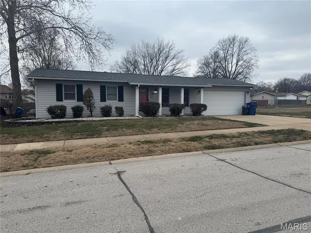$225,000 | 2082 Marrisa Drive, Florissant, MO 63031