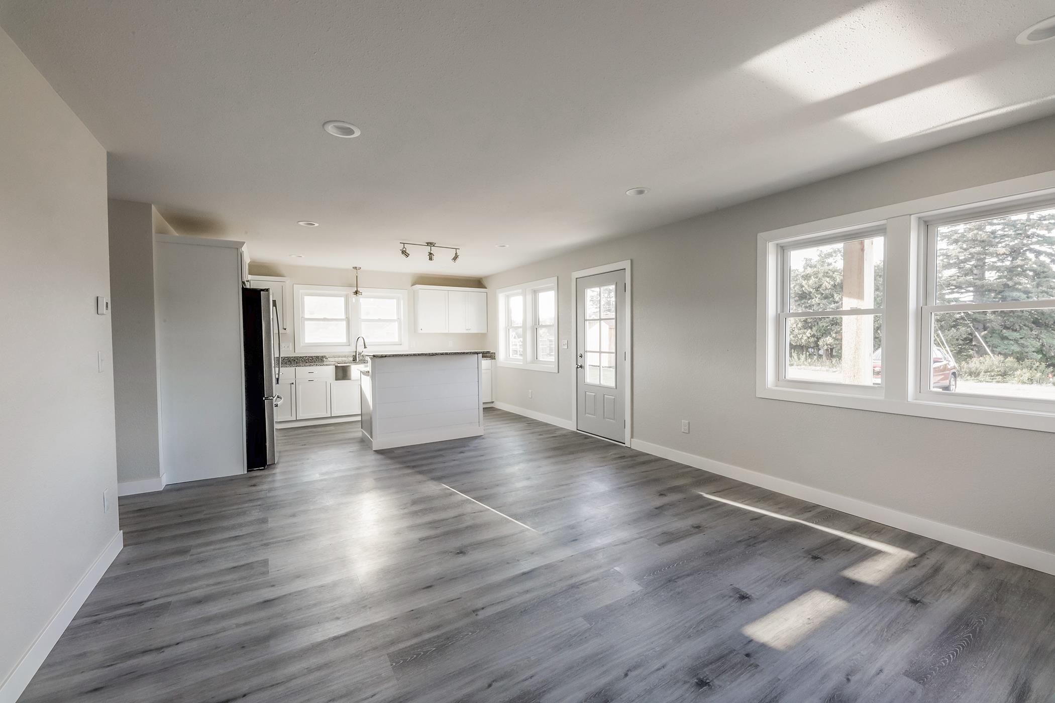 411 4th Avenue Two Harbors, MN 55616 - Photo 15 of 19