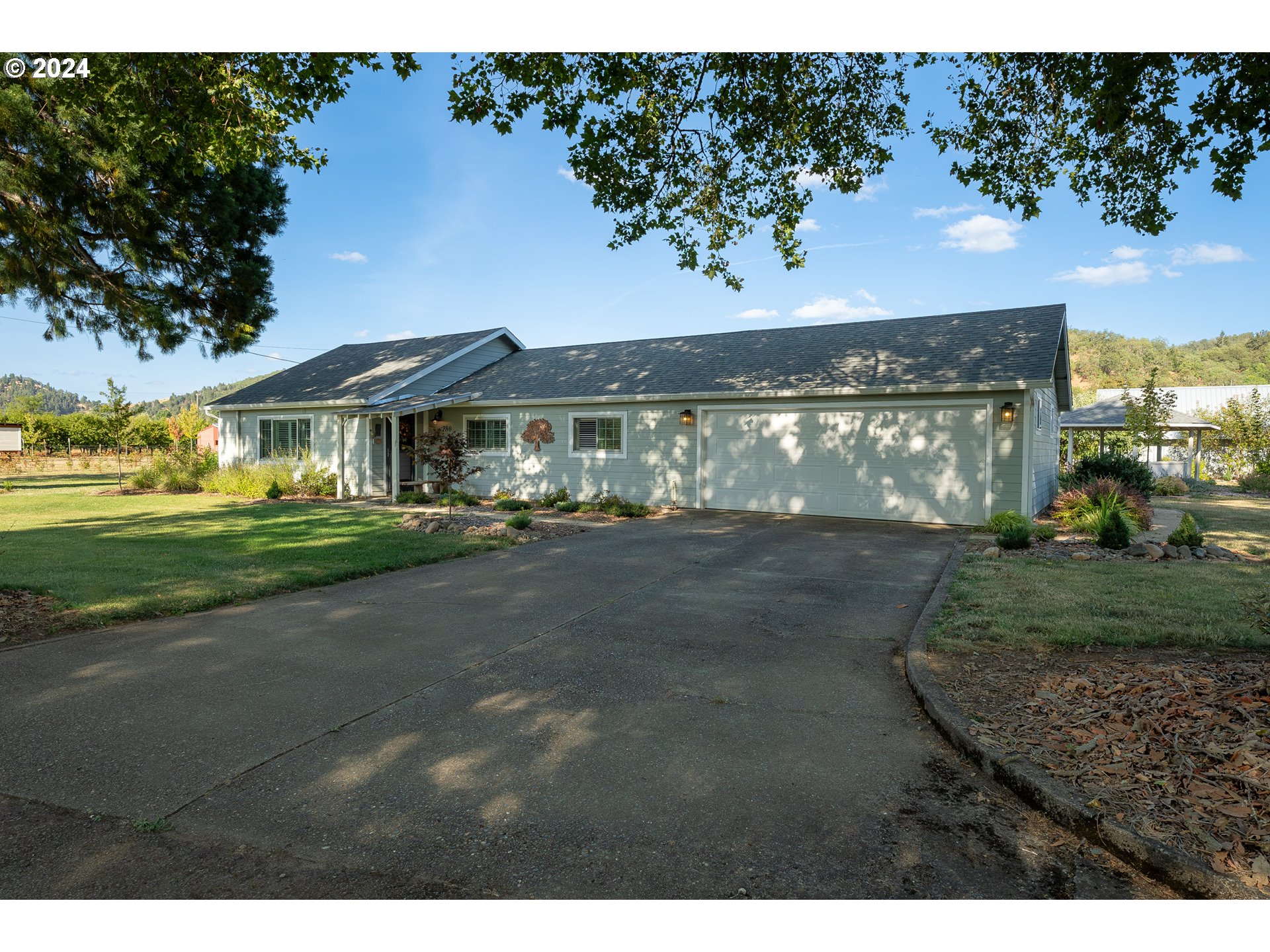 280 Hooten Road Winston, OR 97496 - Photo 3 of 42 Gallery Image 3