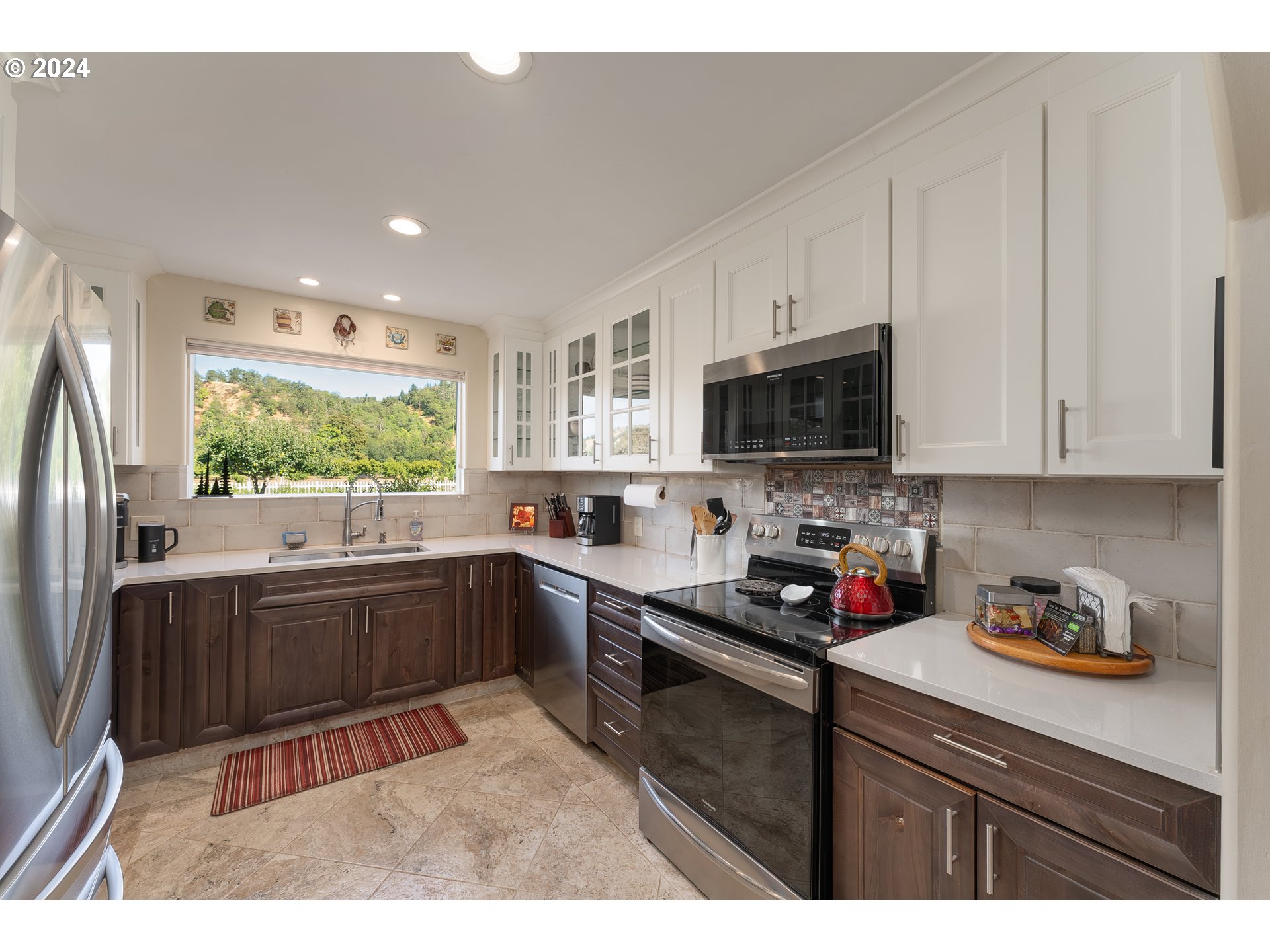 280 Hooten Road Winston, OR 97496 - Photo 8 of 42 Gallery Image 8