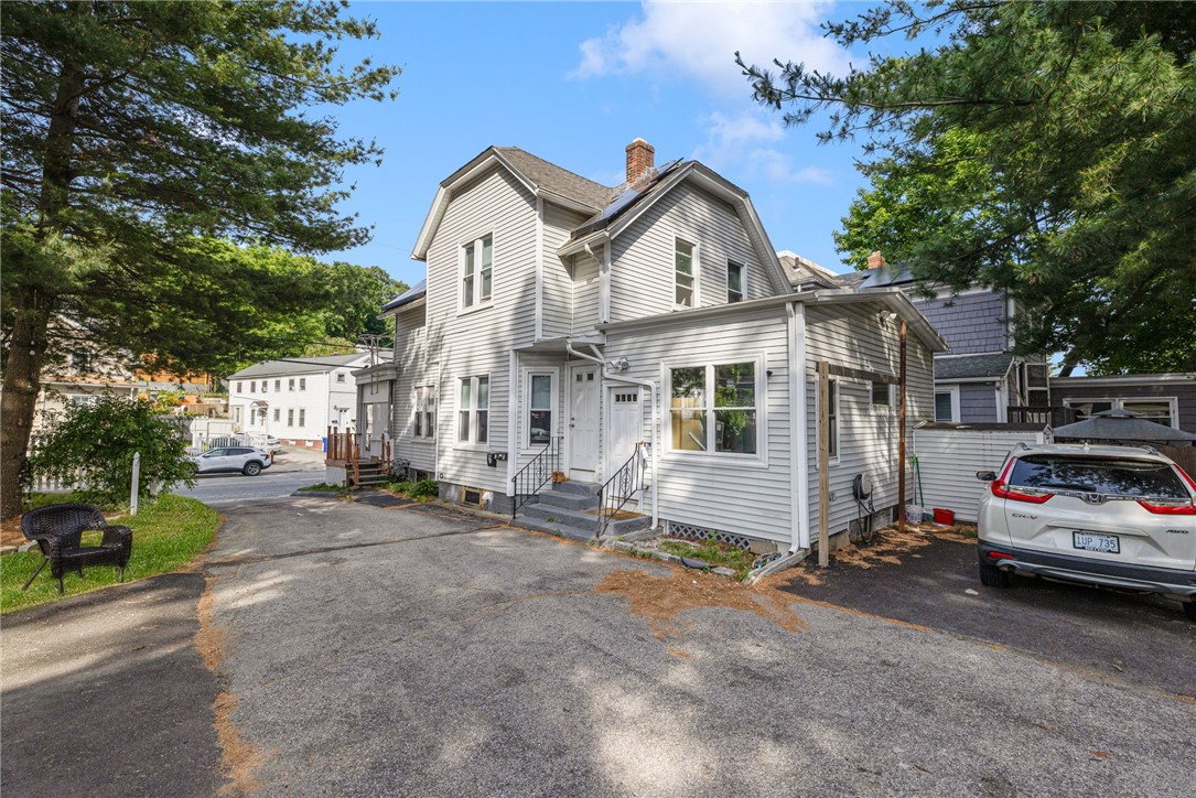 243 Killingly Street Providence, RI 02909 - Photo 4 of 46