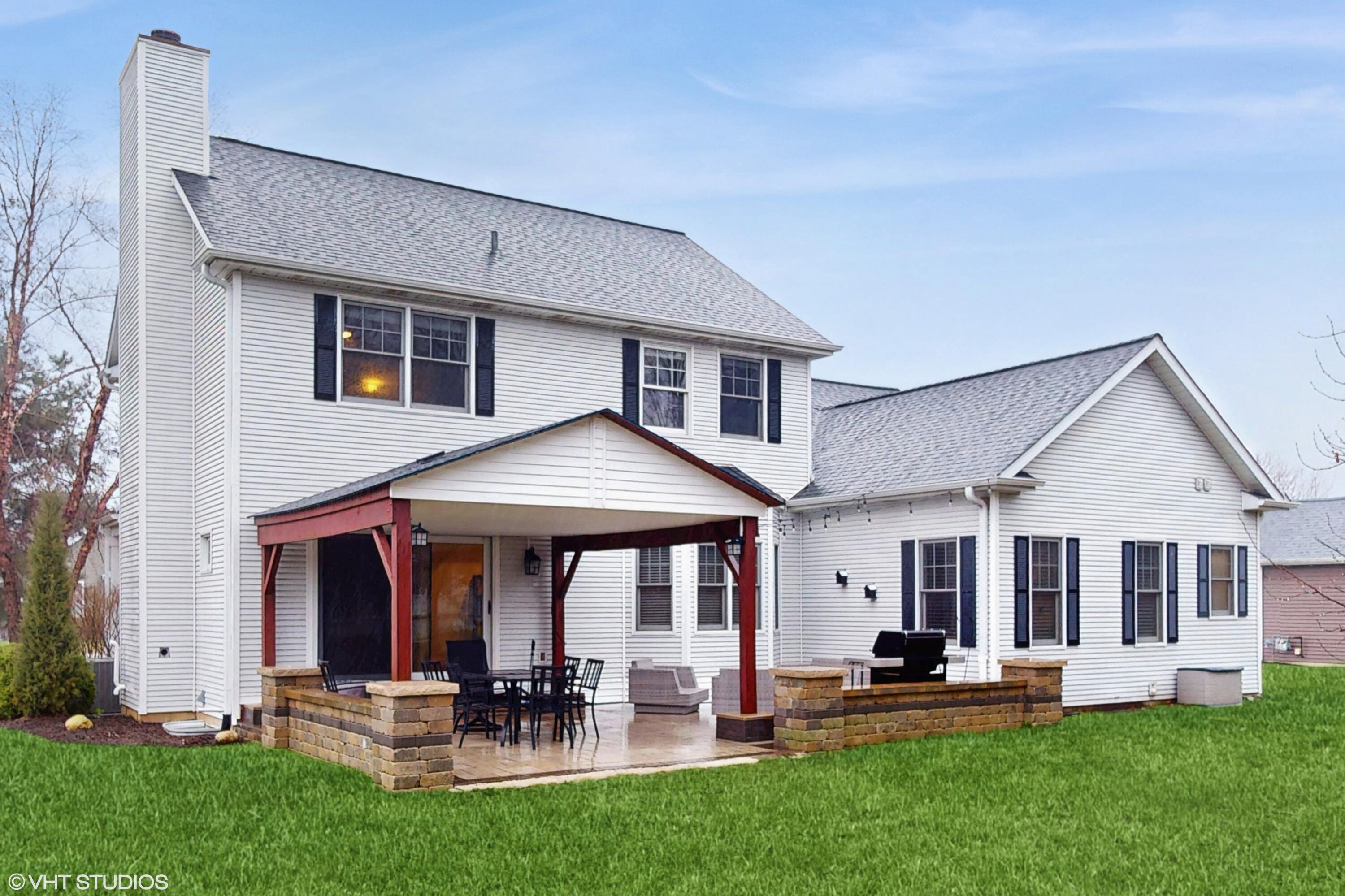 425 Maple Lane Williams Bay, WI 53191 - Photo 3 of 38 39_425MapleLn_2039_HiRes