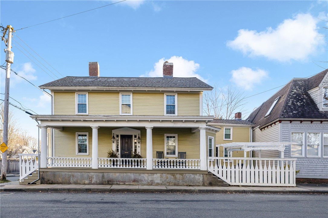 17 Old Beach Road Newport, RI 02840 - Photo 1 of 40