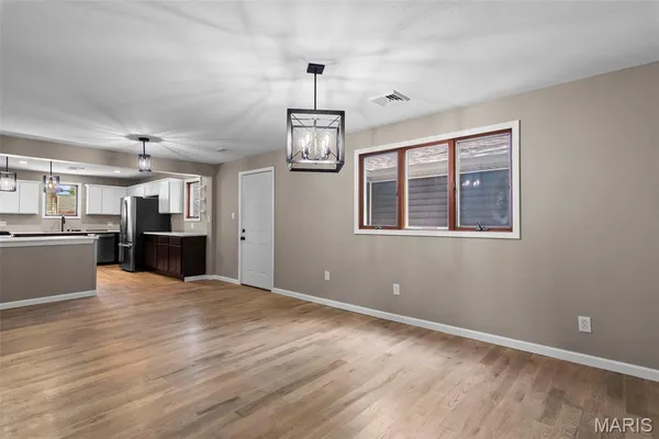 $279,900 | 716 North Jefferson Street, Litchfield, IL 62056