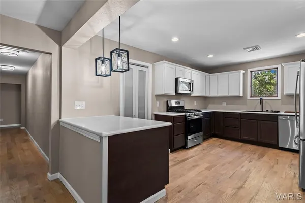 $279,900 | 716 North Jefferson Street, Litchfield, IL 62056