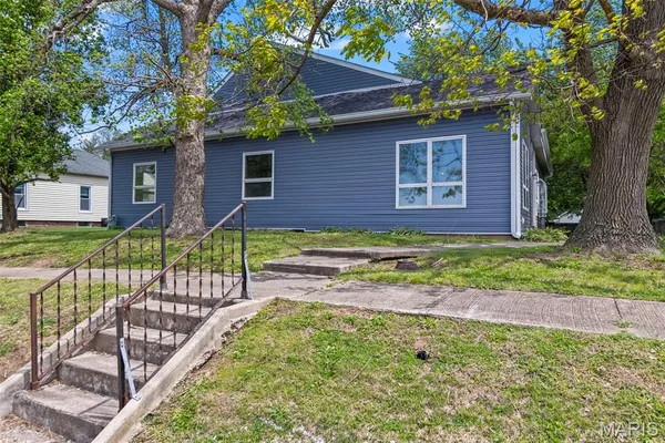 $279,900 | 716 North Jefferson Street, Litchfield, IL 62056