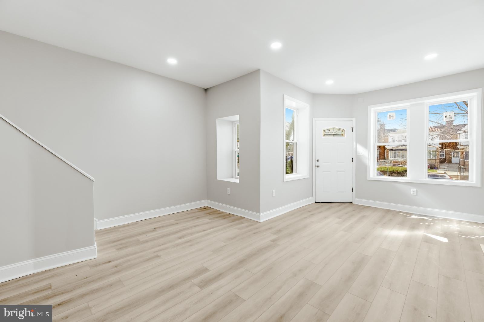 3451 Cottman Avenue Philadelphia, PA 19149 - Photo 3 of 32