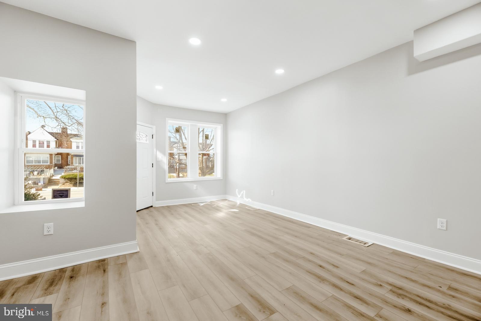 3451 Cottman Avenue Philadelphia, PA 19149 - Photo 5 of 32
