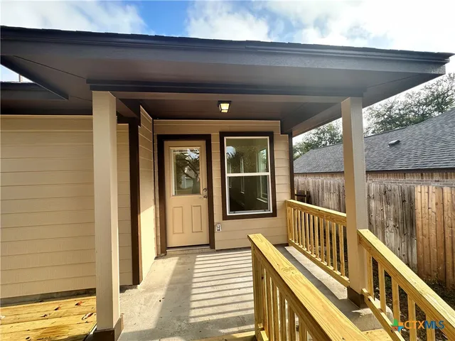 $1,975 | 2017 Ridge View Drive, San Marcos, TX 78666