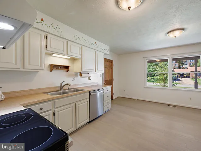 $585,000 | 6601 Facchina Lane, Glenn Dale, MD 20769