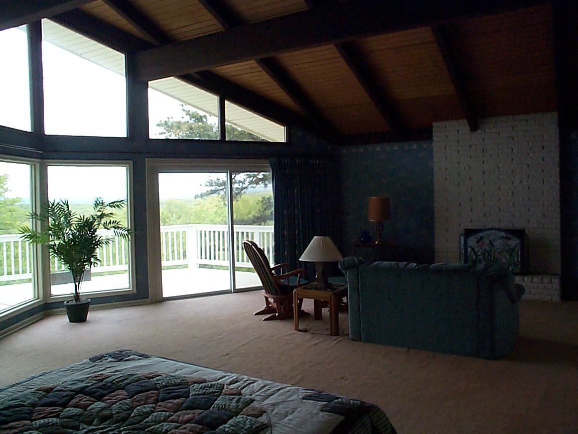 908 A High Crest Road Canadensis, PA 18325 - Photo 4 of 6 Main bedroom suite