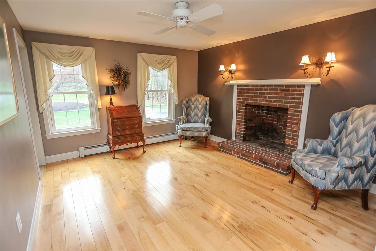 16 Oriole Road Windham, NH 03087 - Photo 14 of 40