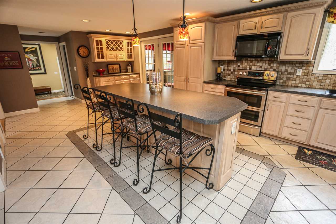 16 Oriole Road Windham, NH 03087 - Photo 5 of 40