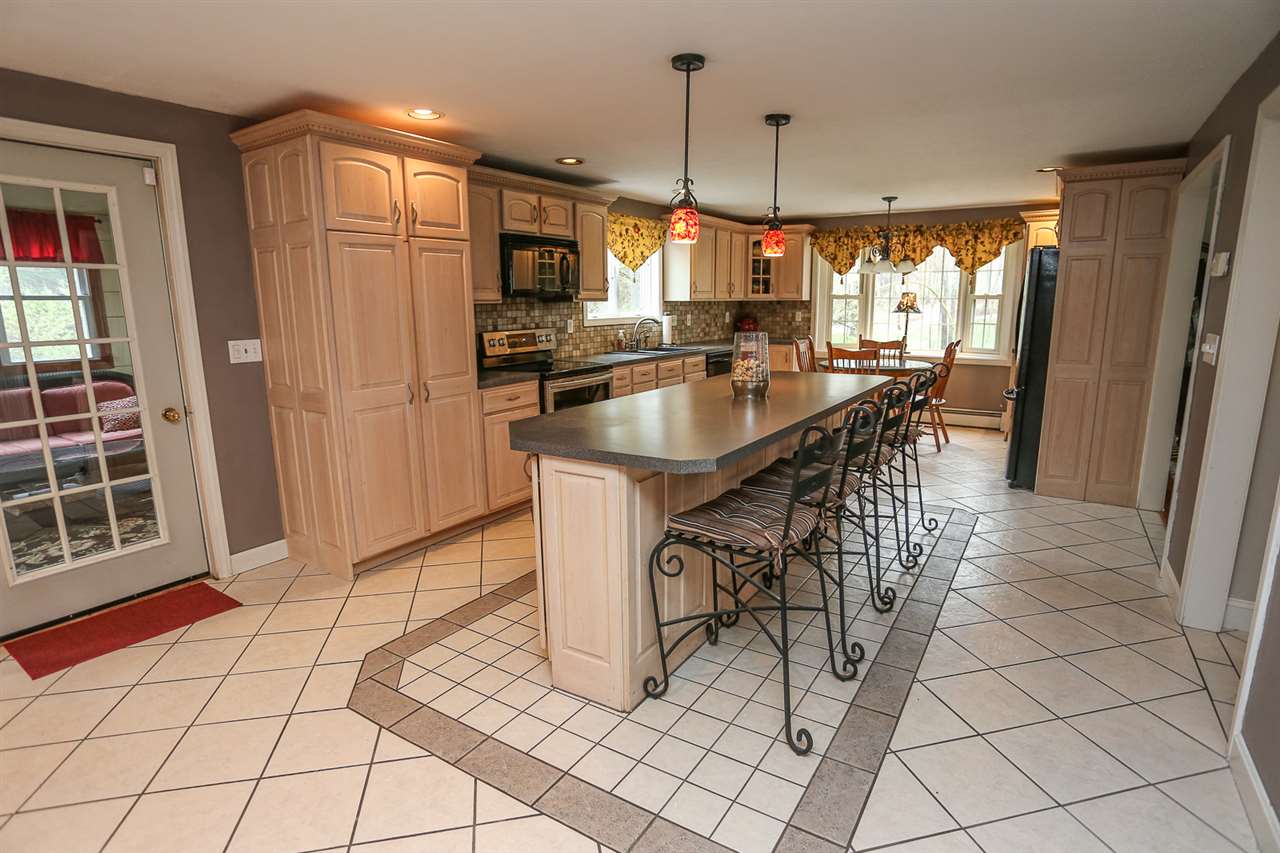 16 Oriole Road Windham, NH 03087 - Photo 6 of 40