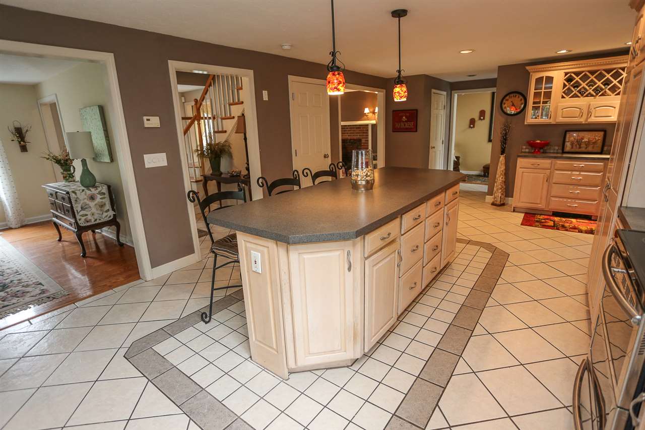 16 Oriole Road Windham, NH 03087 - Photo 8 of 40