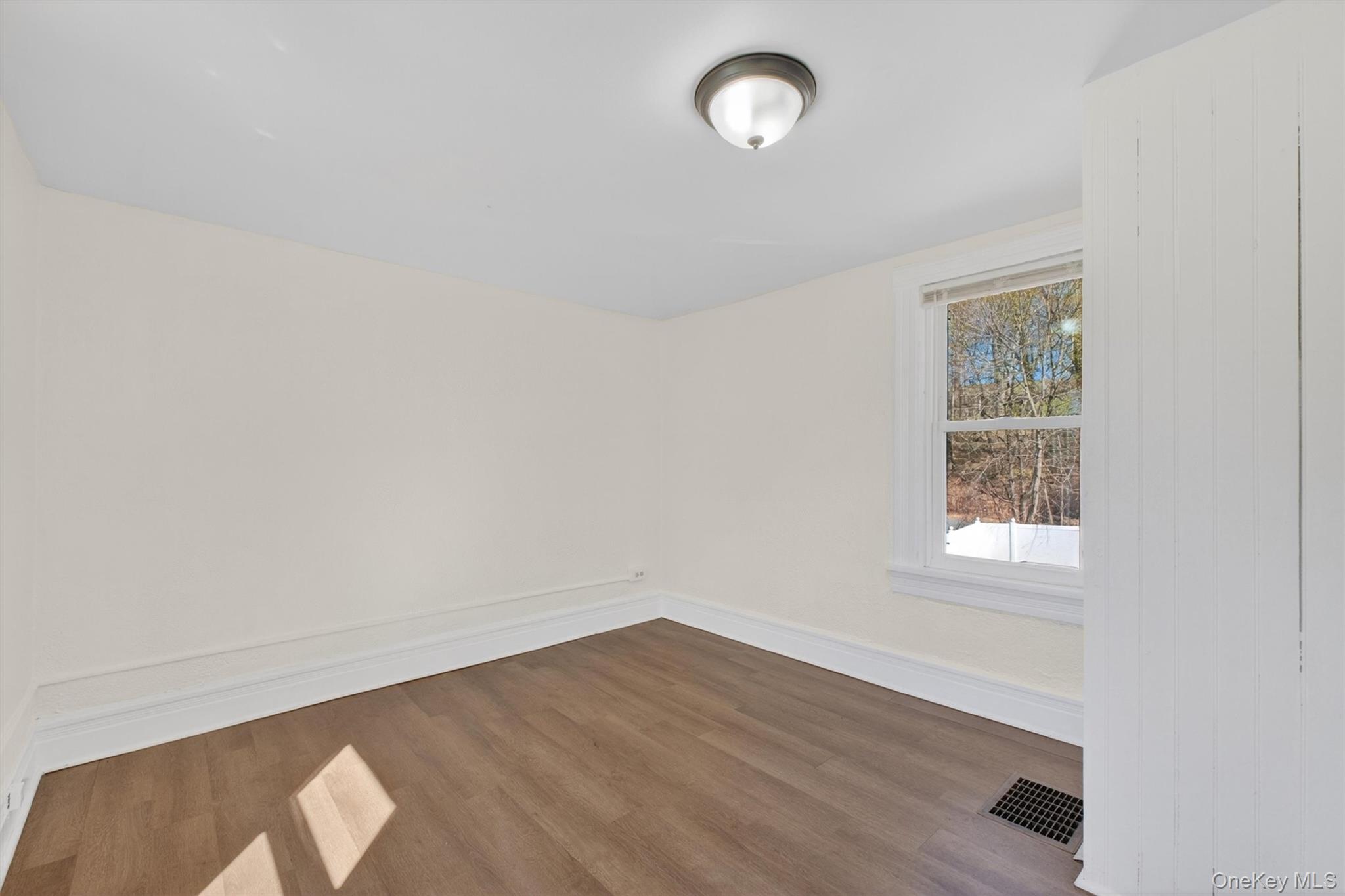 215 North Hamilton Street Poughkeepsie, NY 12601 - Photo 24 of 34
