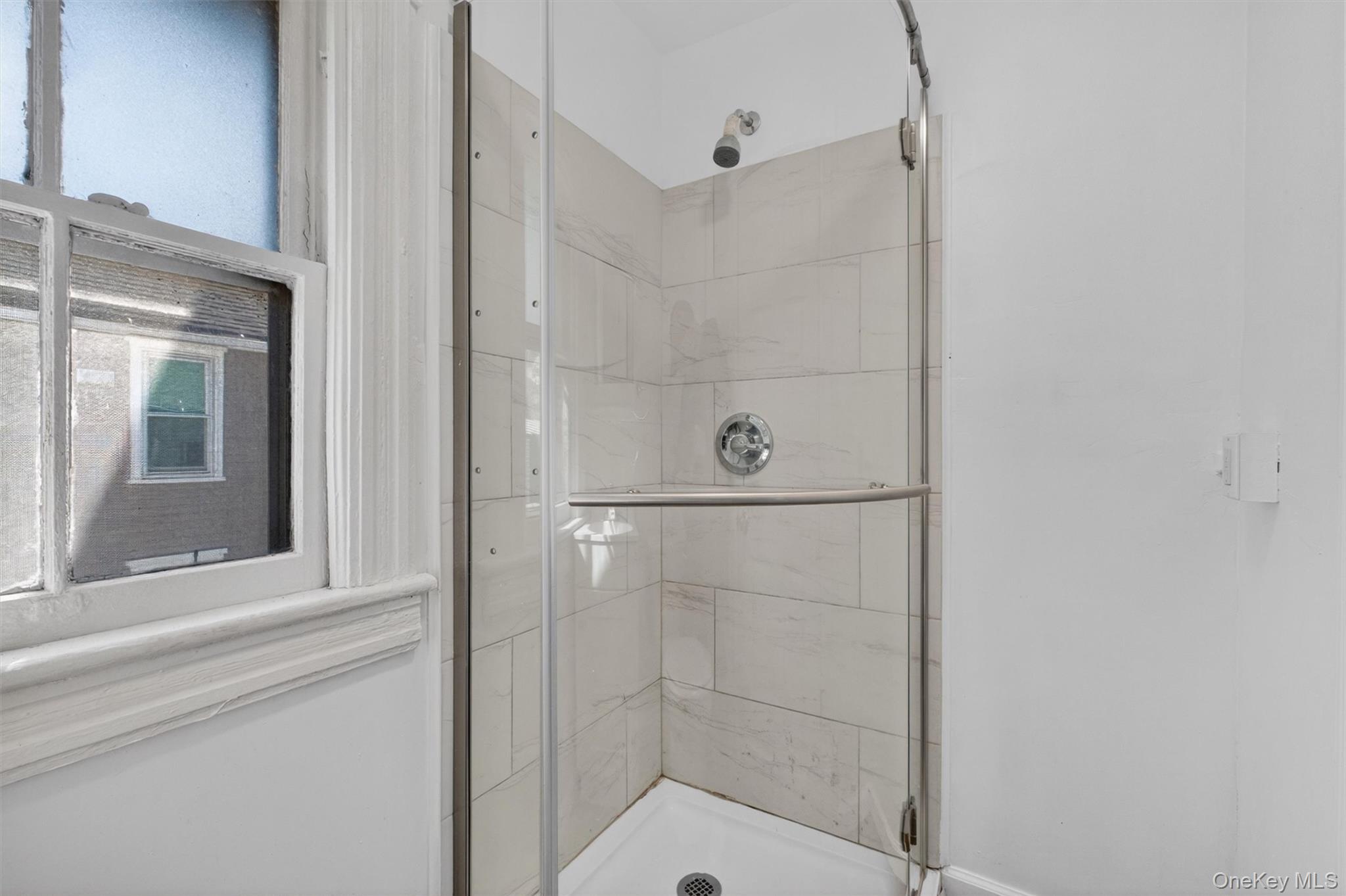 215 North Hamilton Street Poughkeepsie, NY 12601 - Photo 10 of 34