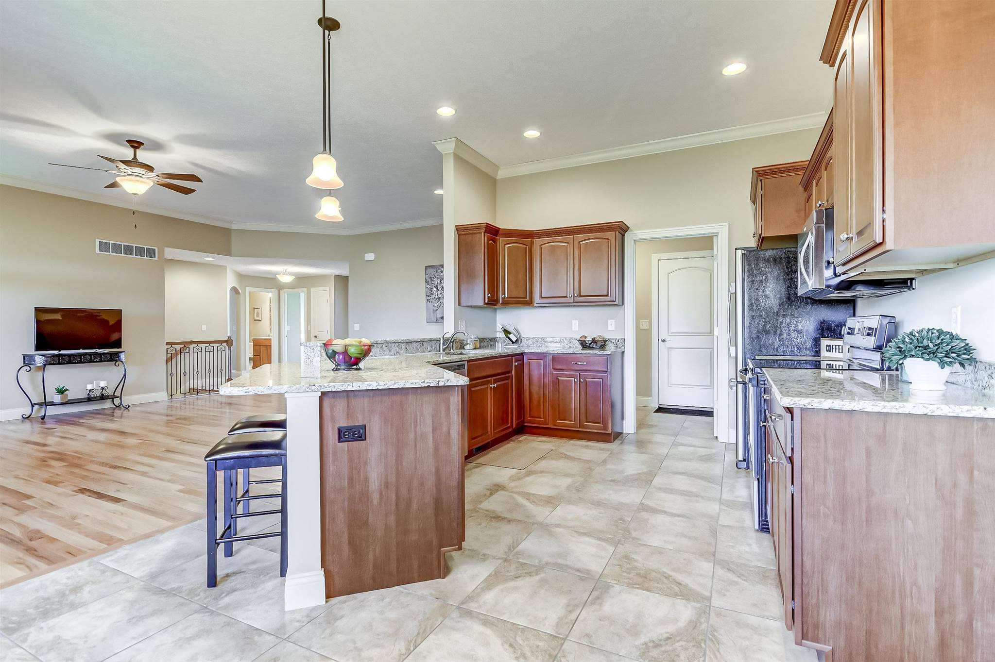 5512 Legacy Lane Springfield, IL 62711 - Photo 13 of 36 Gallery Image 13