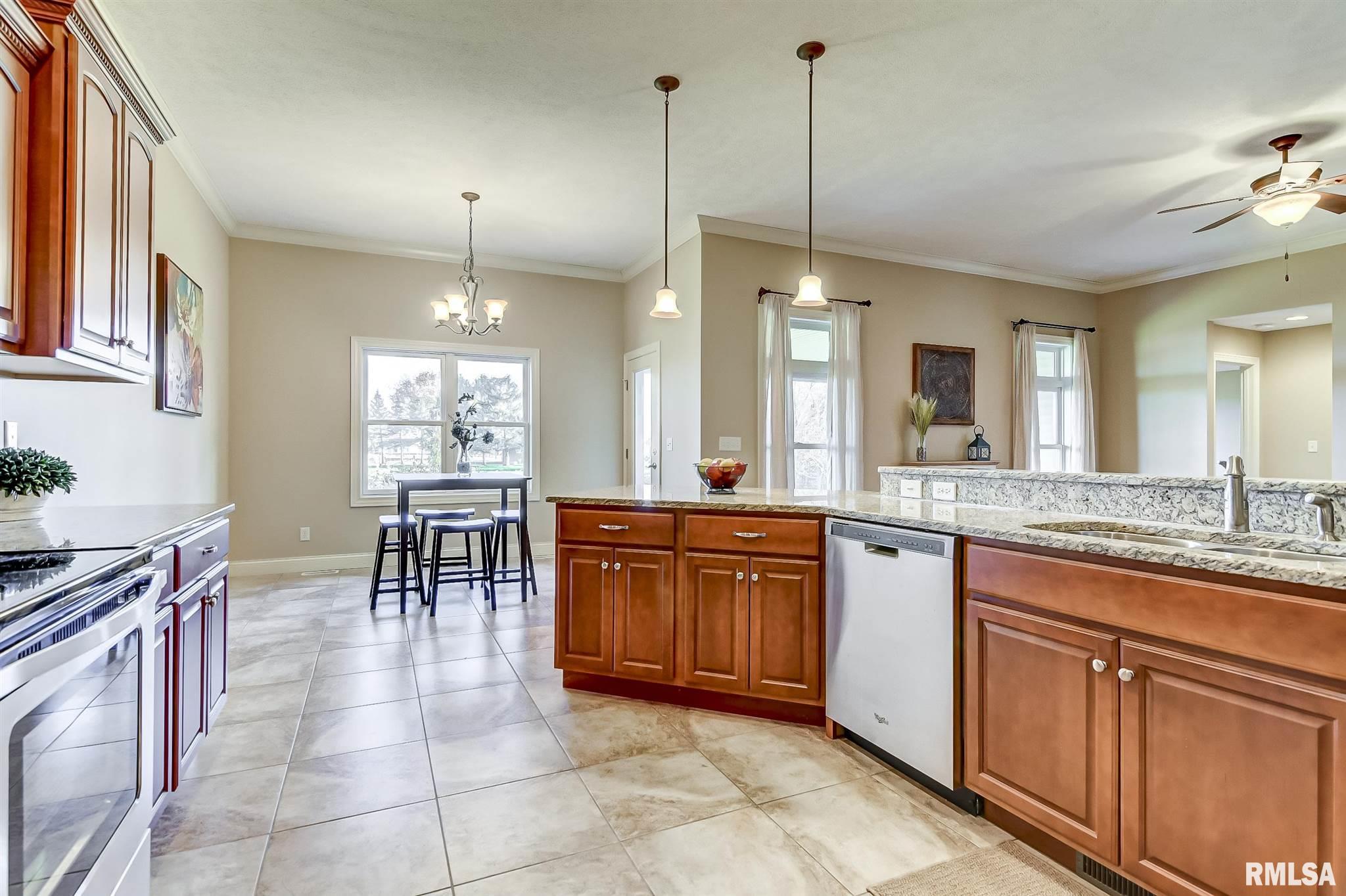 5512 Legacy Lane Springfield, IL 62711 - Photo 14 of 36 Gallery Image 14