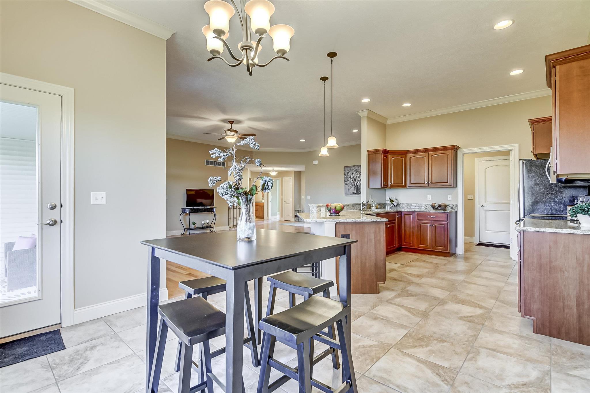 5512 Legacy Lane Springfield, IL 62711 - Photo 9 of 36 Gallery Image 9