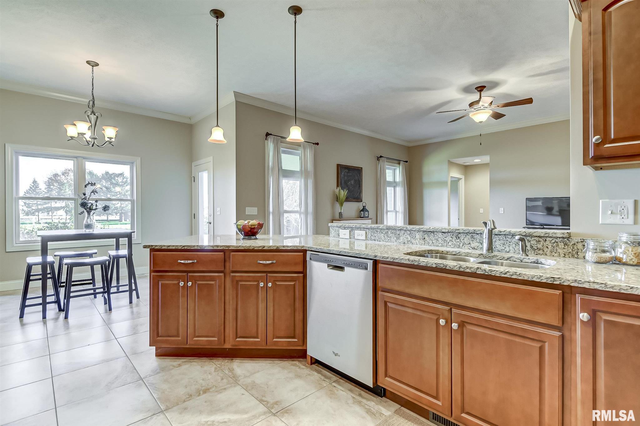 5512 Legacy Lane Springfield, IL 62711 - Photo 10 of 36 Gallery Image 10