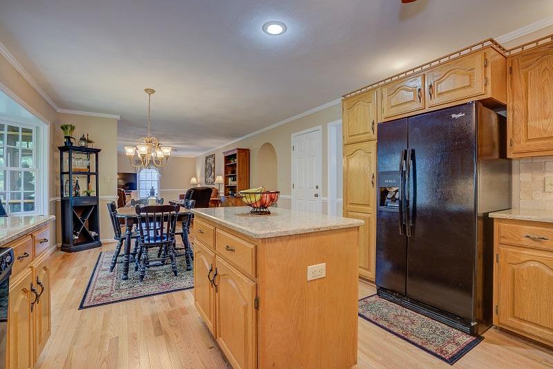 1743 Millbridge Road Salem, VA 24153 - Photo 19 of 54 Kitchen (5)