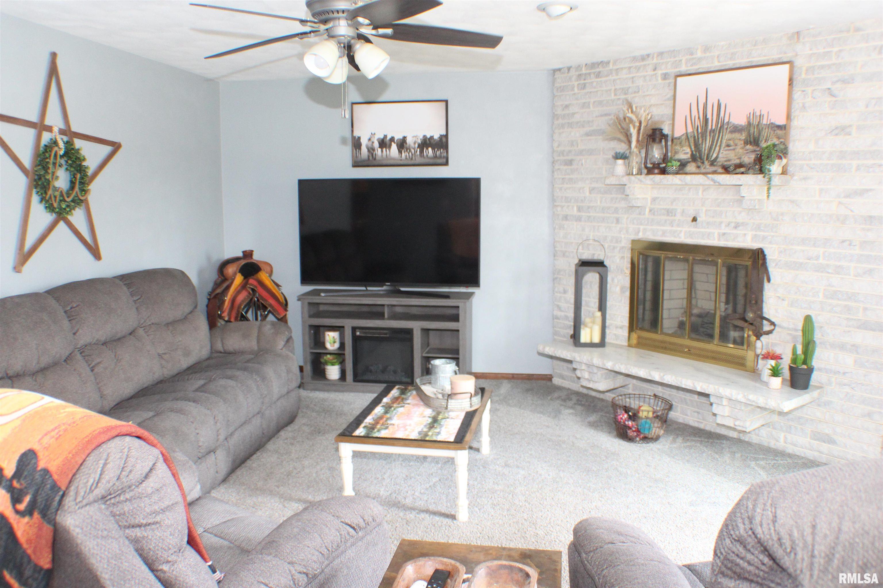 2195 Harvey Road Albany, IL 61230 - Photo 8 of 32