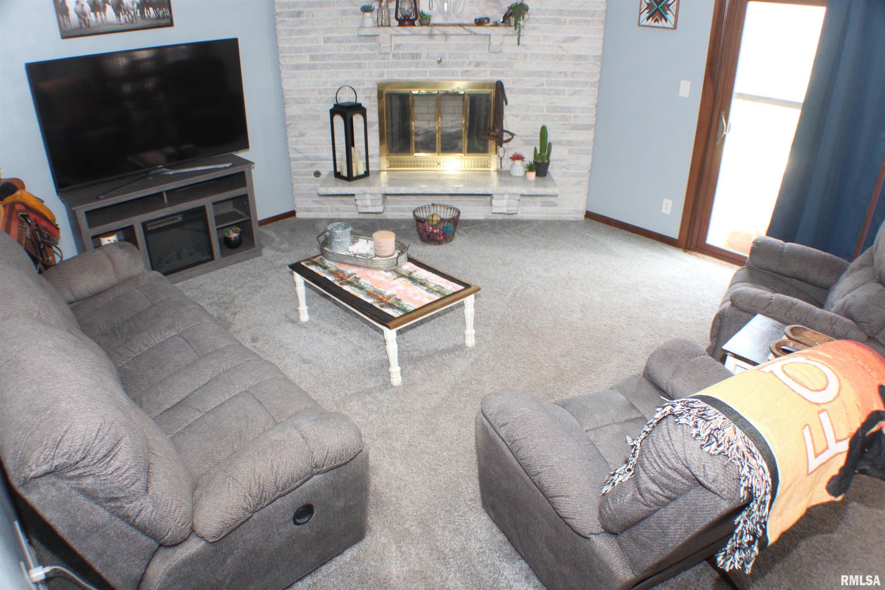 2195 Harvey Road Albany, IL 61230 - Photo 9 of 32