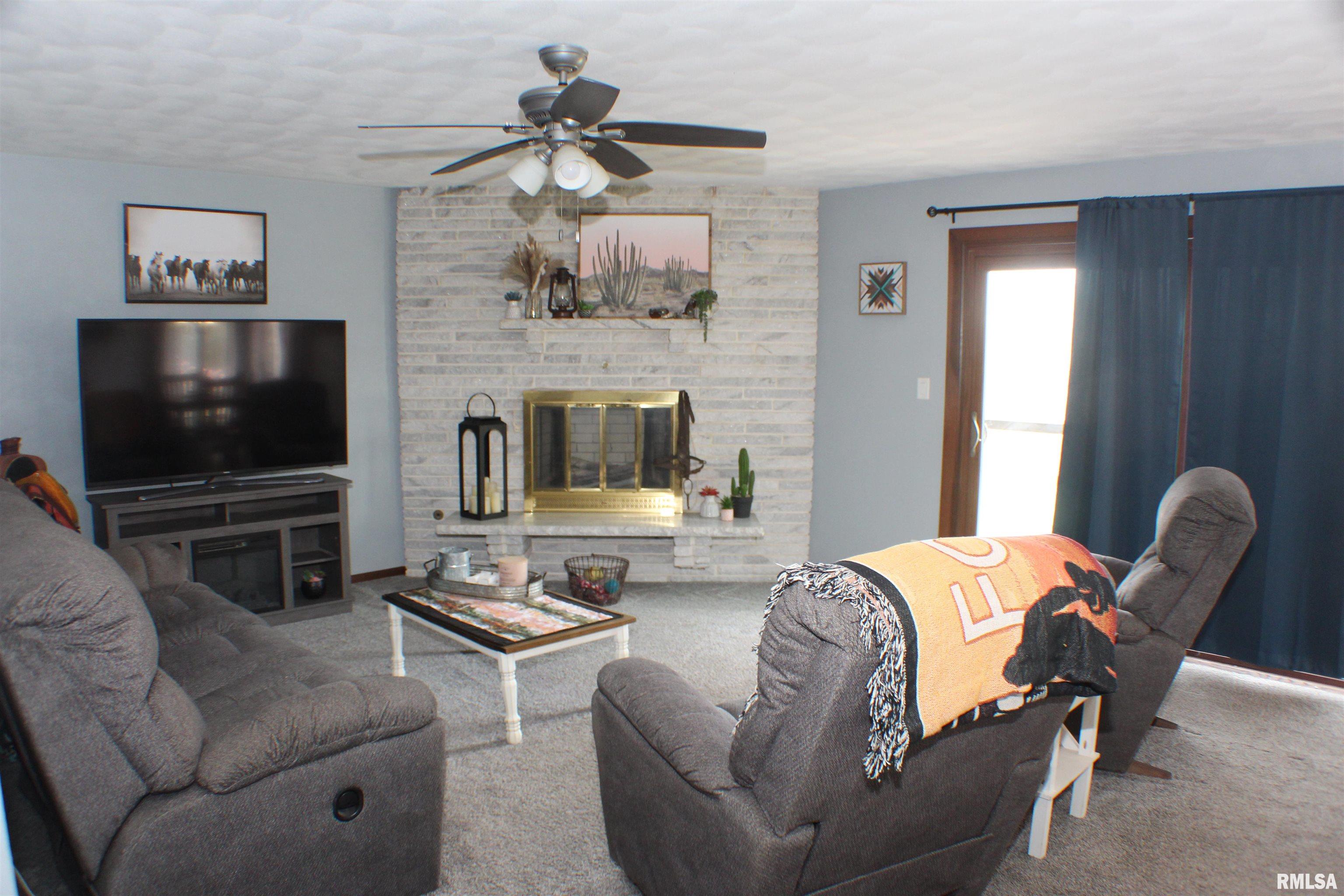 2195 Harvey Road Albany, IL 61230 - Photo 10 of 32