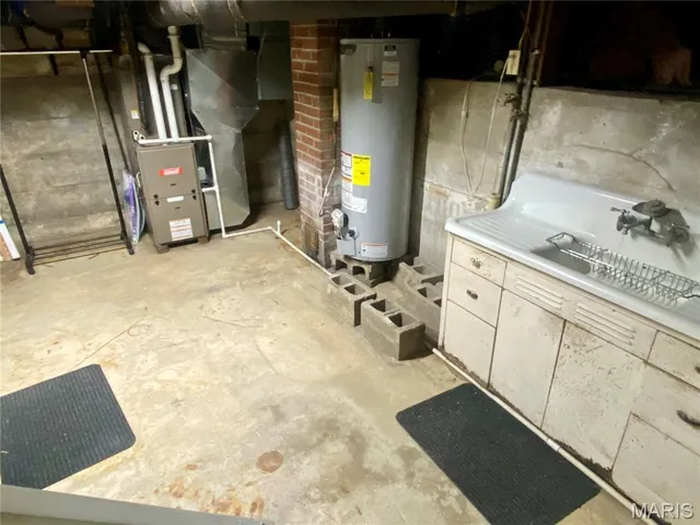 $109,900 | 901 East Cypress Street, Charleston, MO 63834