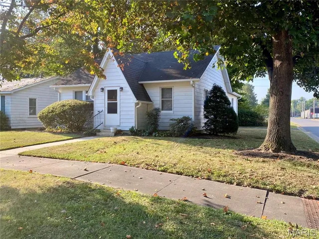 $109,900 | 901 East Cypress Street, Charleston, MO 63834
