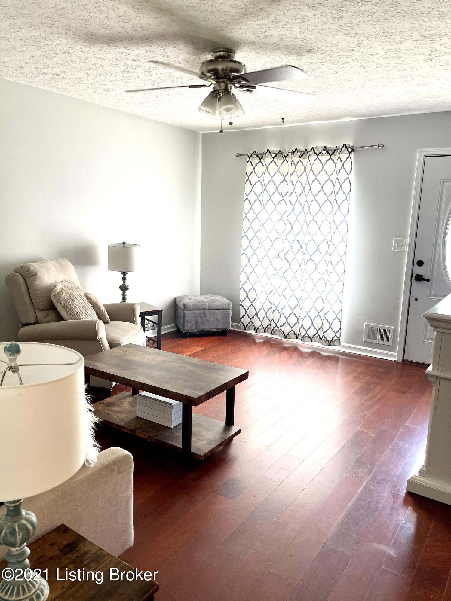 4703 Frel Road Louisville, KY 40272 - Photo 5 of 22 0BF21C90-D4EA-47A4-B67B-DE6440BA7454