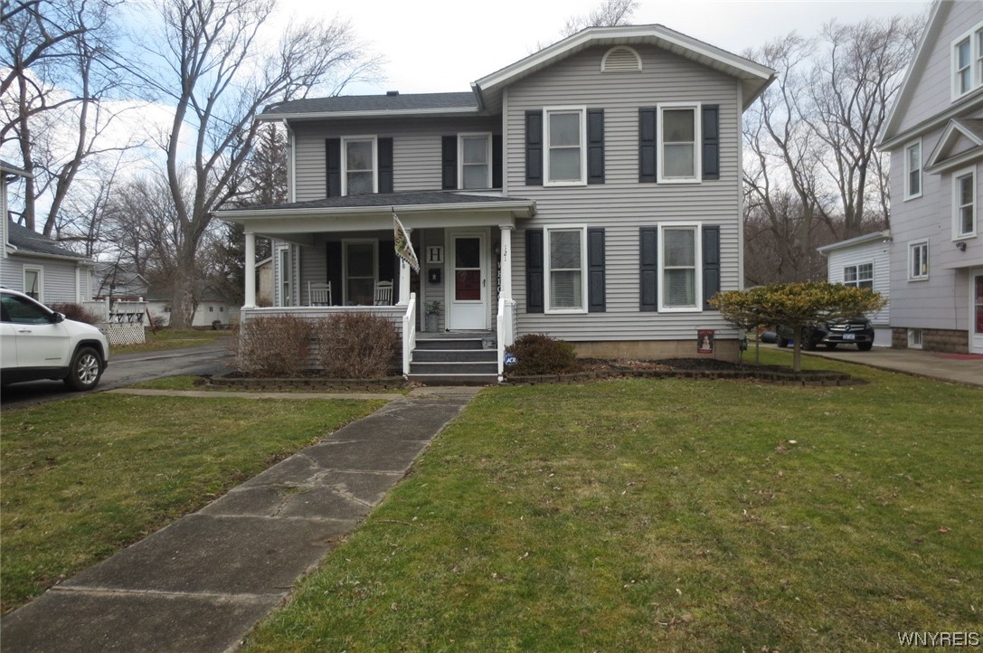 121 Caroline Street, Albion, NY 14411 Compass