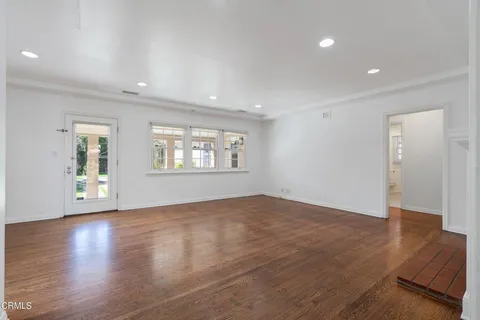 $6,500 | 15224 Weddington Street, Sherman Oaks, CA 91411