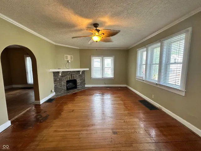 $289,900 | 315 West High Street, Pendleton, IN 46064