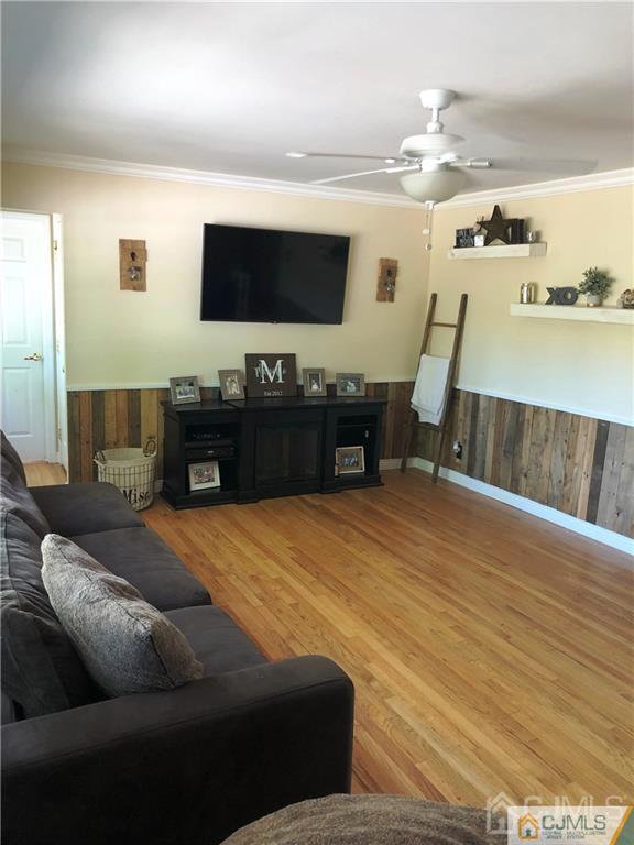 14 Glen Gary Road Middlesex, NJ 08846 - Photo 6 of 31 Gallery Image 6