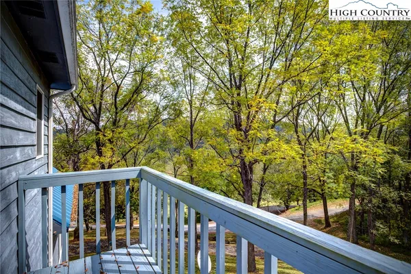 a view of an outdoor space