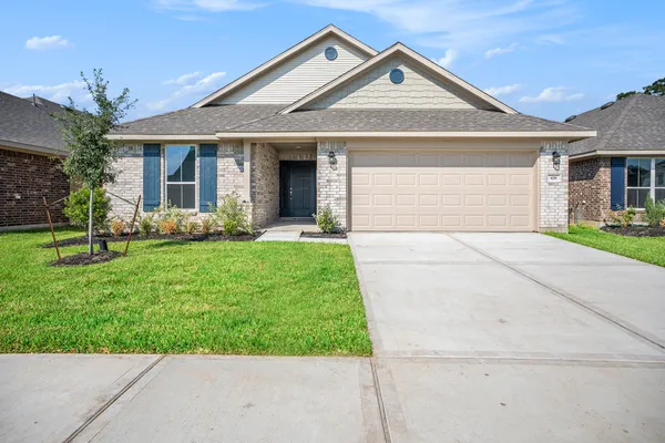 $248,900 | 420 Bryan Street, Angleton, TX 77515