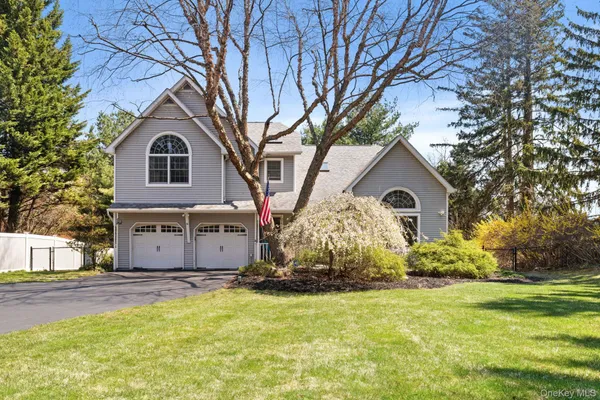 $869,900 | 88 Highview Avenue, Nanuet, NY 10954
