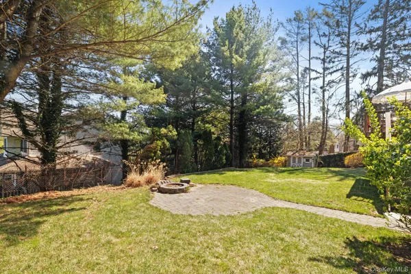 $869,900 | 88 Highview Avenue, Nanuet, NY 10954