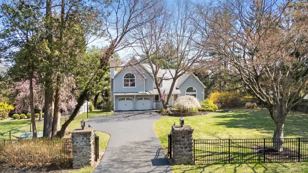 $869,900 | 88 Highview Avenue, Nanuet, NY 10954