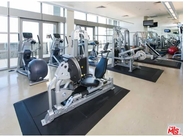$3,500 | 1155 South Grand Avenue, Unit 401, Los Angeles, CA 90015