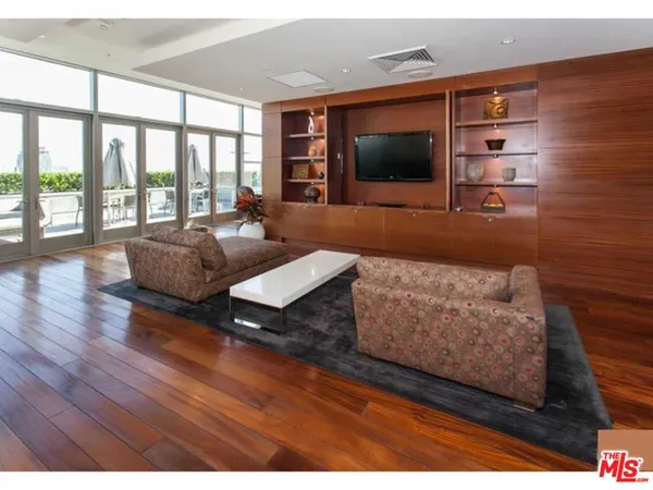 $3,500 | 1155 South Grand Avenue, Unit 401, Los Angeles, CA 90015