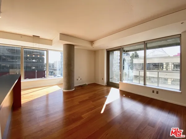 $3,500 | 1155 South Grand Avenue, Unit 401, Los Angeles, CA 90015