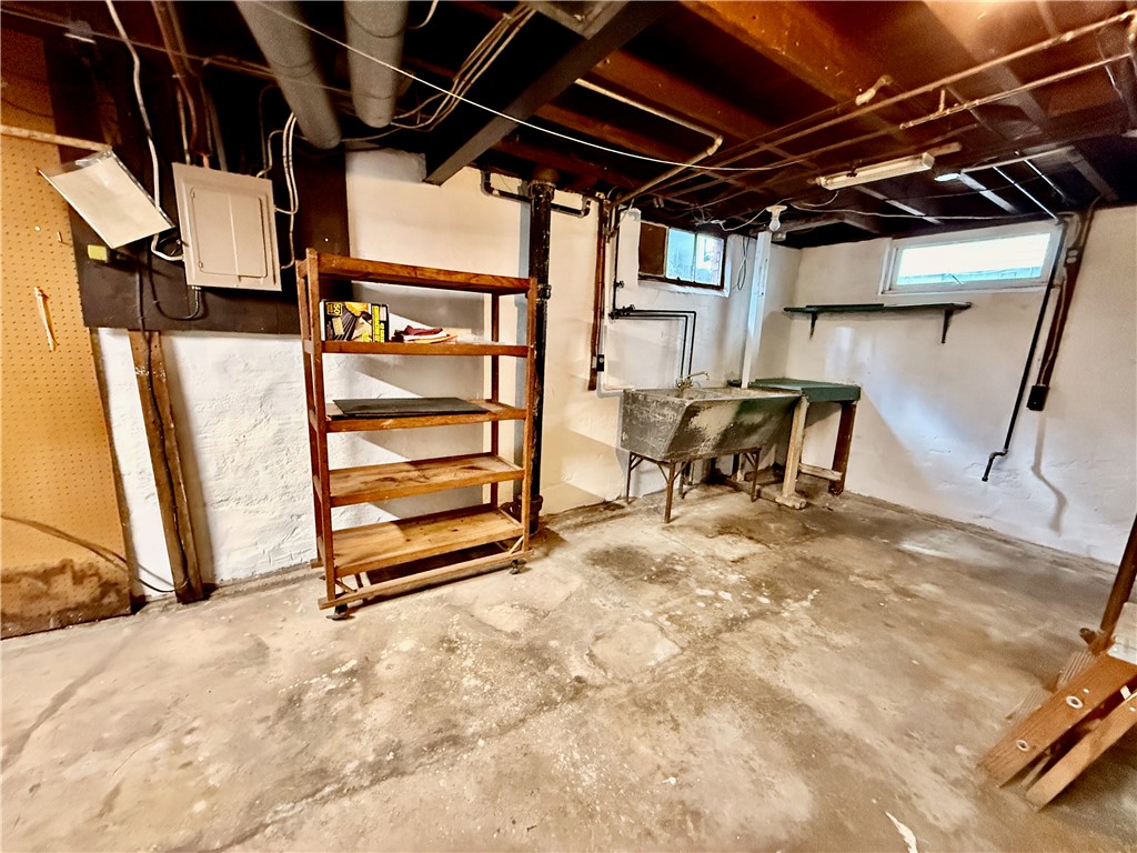 247 Genesee Park Boulevard Rochester, NY 14619 - Photo 28 of 32 Gallery Image 28