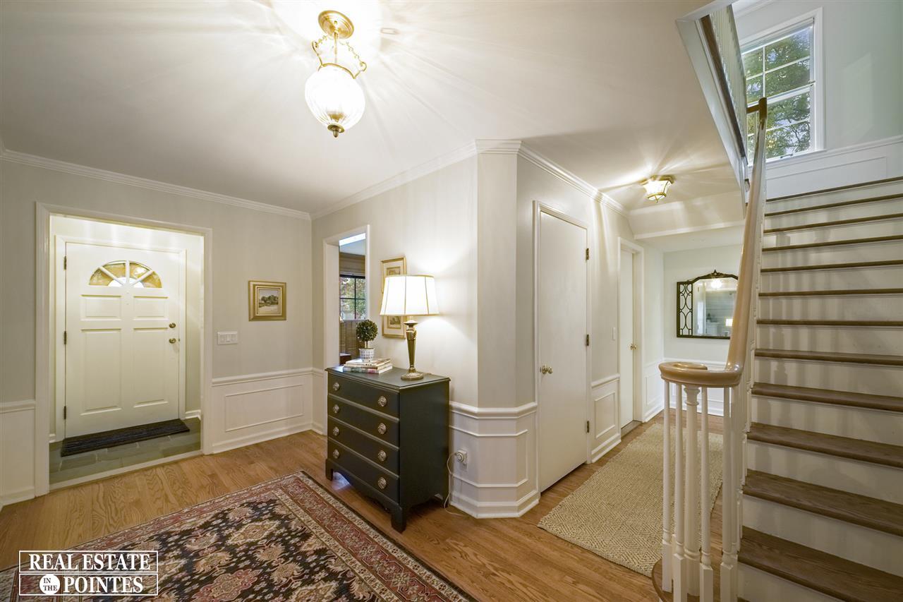 136 Moran Road Grosse Pointe Farms, MI 48236 - Photo 6 of 51